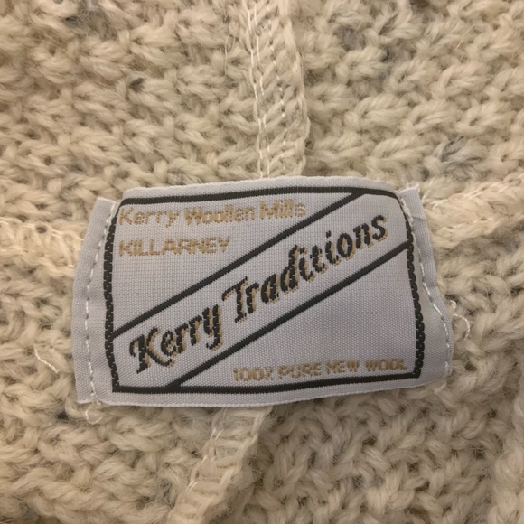 Kerry Woollen Mills 100% Wool Pancho - Picture 2 of 3